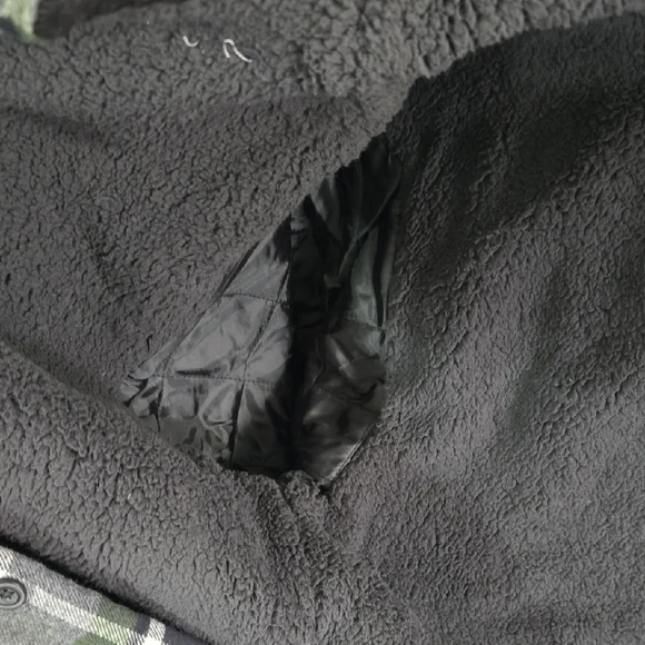 Coleman's Insulated Button Up - Picture 6 of 8